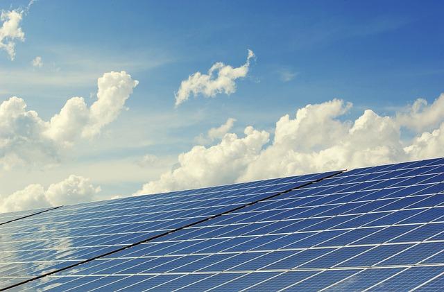 Exploring the Benefits of Solar Chargers in Off-Grid ‍Environments