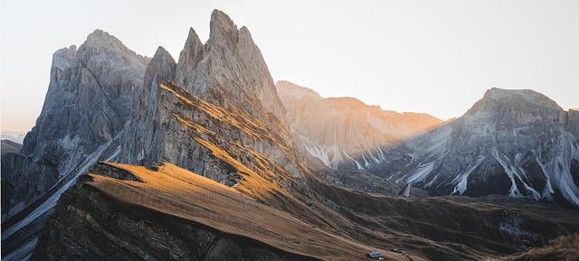 Comparing Eco-Conscious Choices in Travel: TourRadar's Offerings⁤ and Independent Alternatives