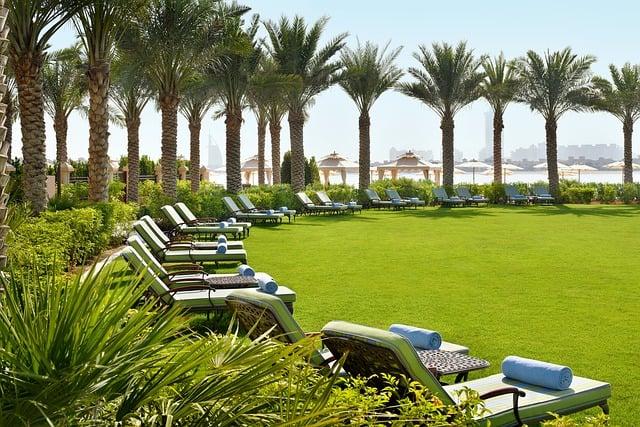 Navigating the Luxury Landscape: Identifying Key Players in Hotel⁢ booking Platforms